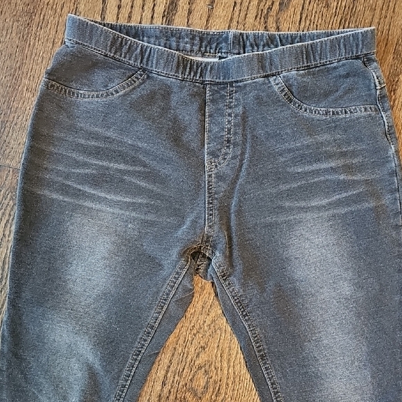 HUE Grey Washed Women's Jeggings - Picture 7 of 8